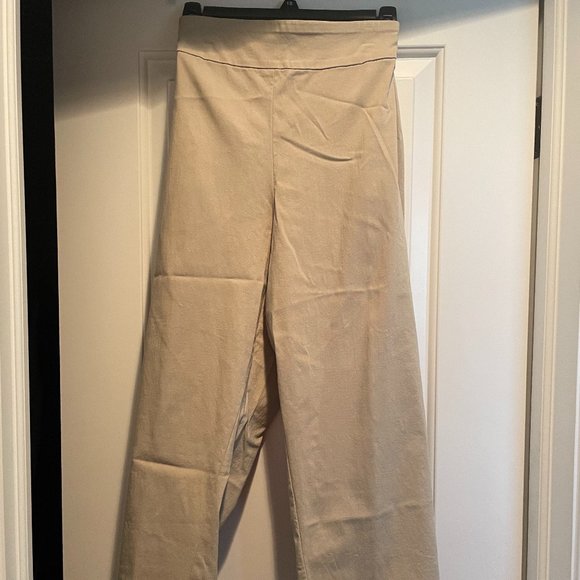 Women's Plus Size Tan Capri's - Picture 1 of 5